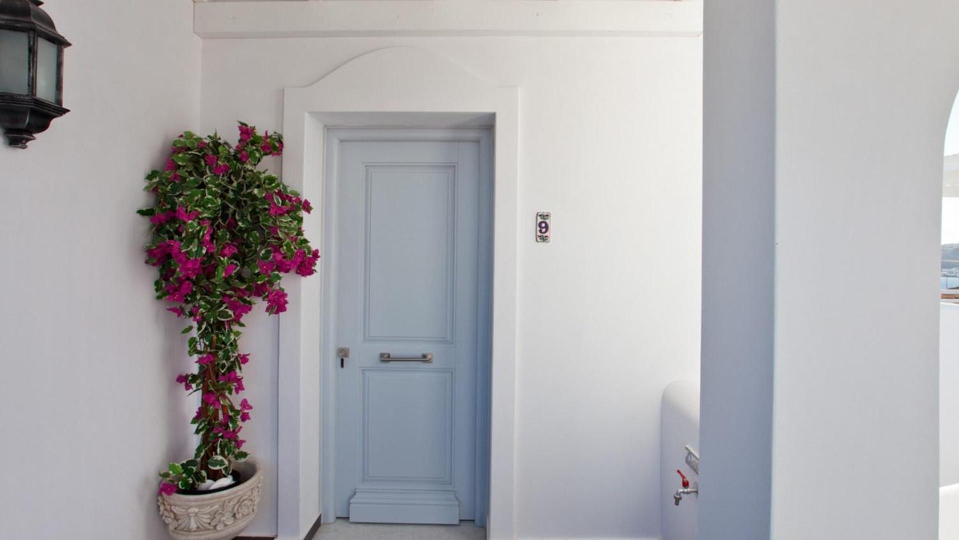 Miland Suites Adamantas  Bagian luar foto