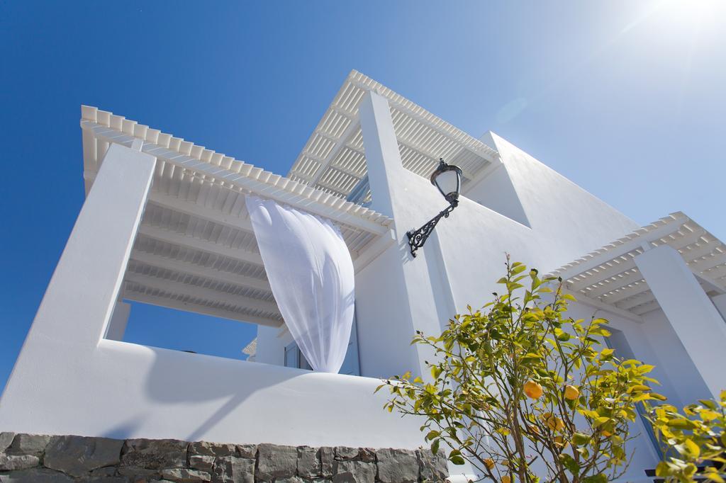 Miland Suites Adamantas  Bagian luar foto